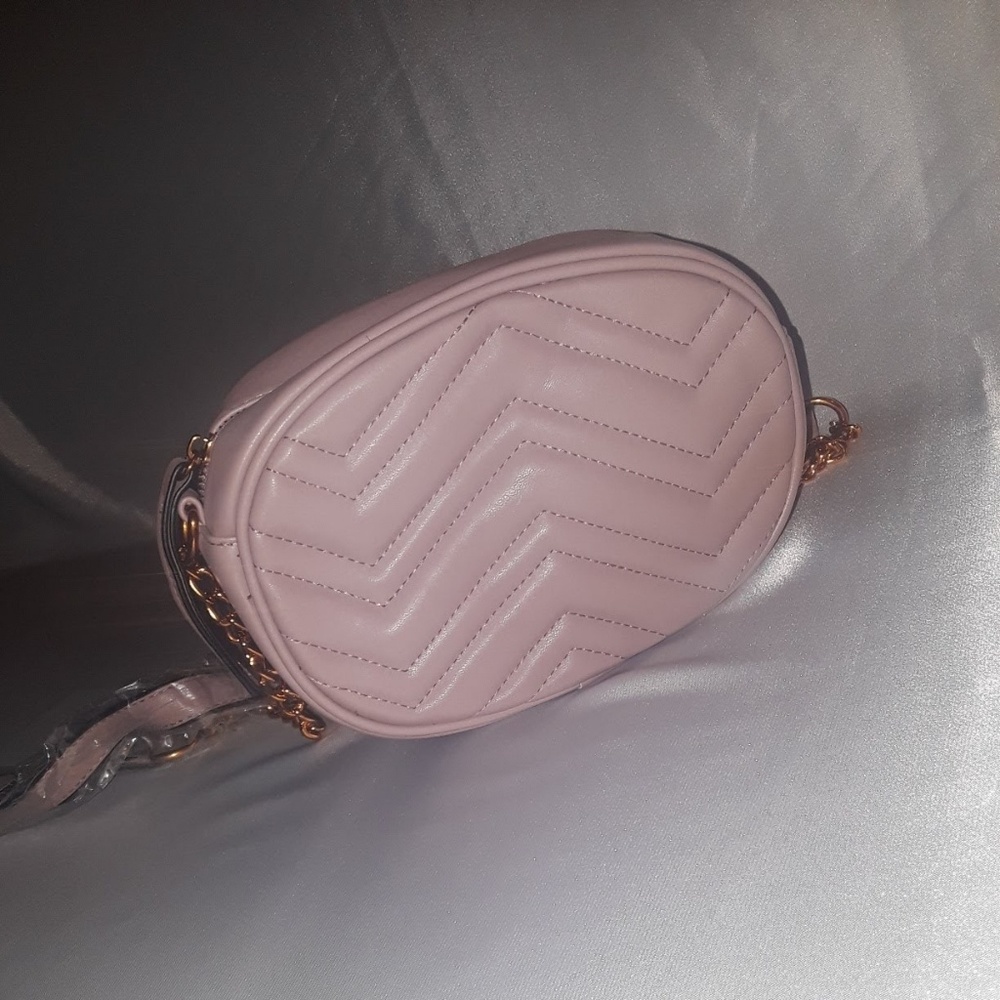 Mauve color shoulder bag!
